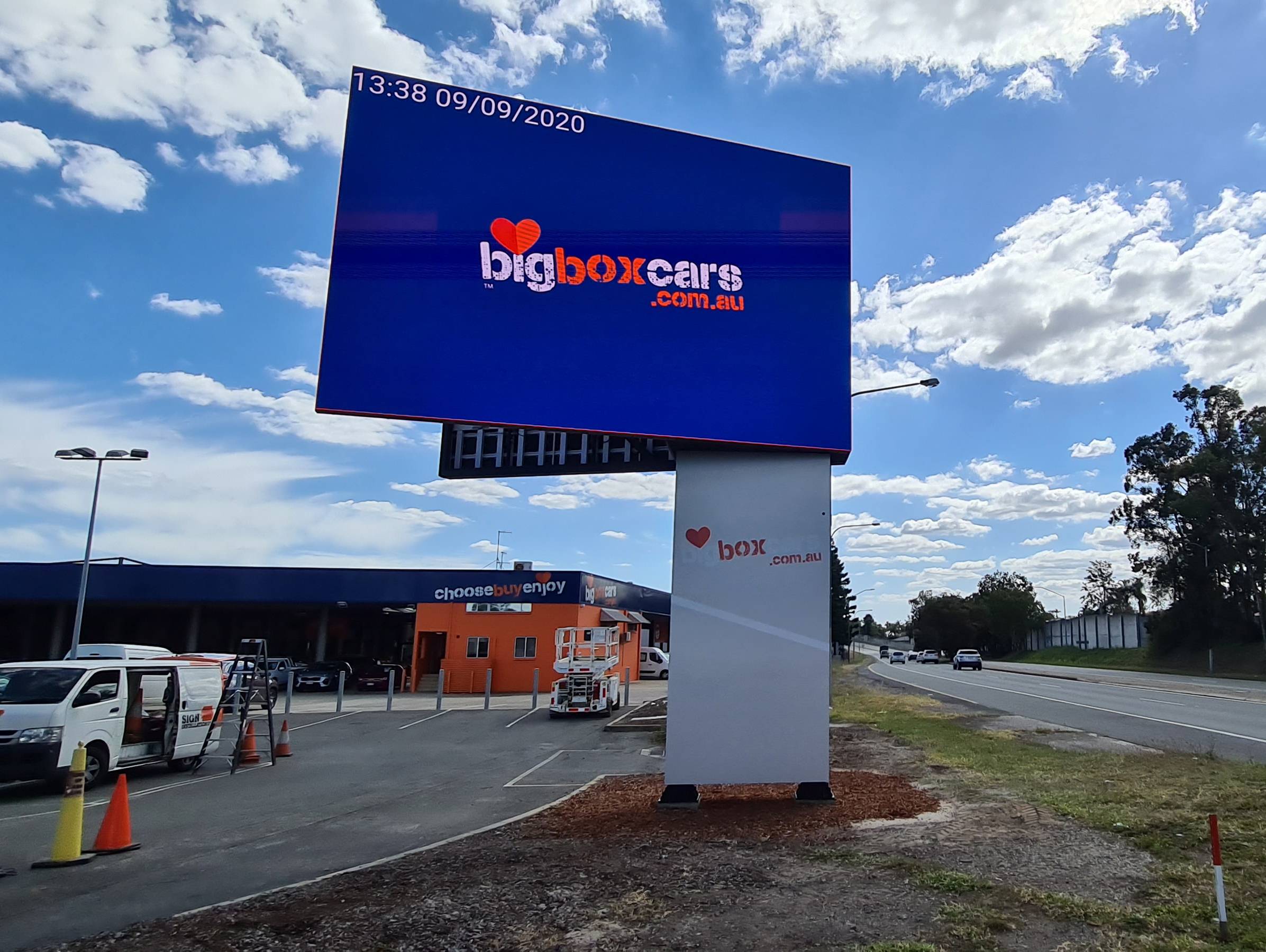 Double Sided LED Pylon 6m x 4m faces