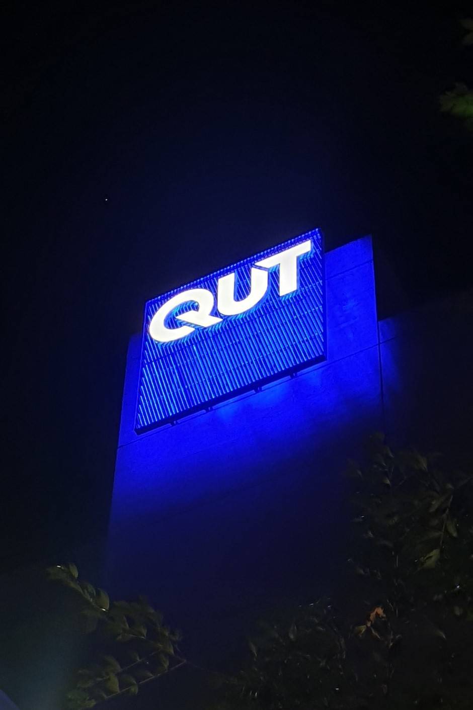 QUT