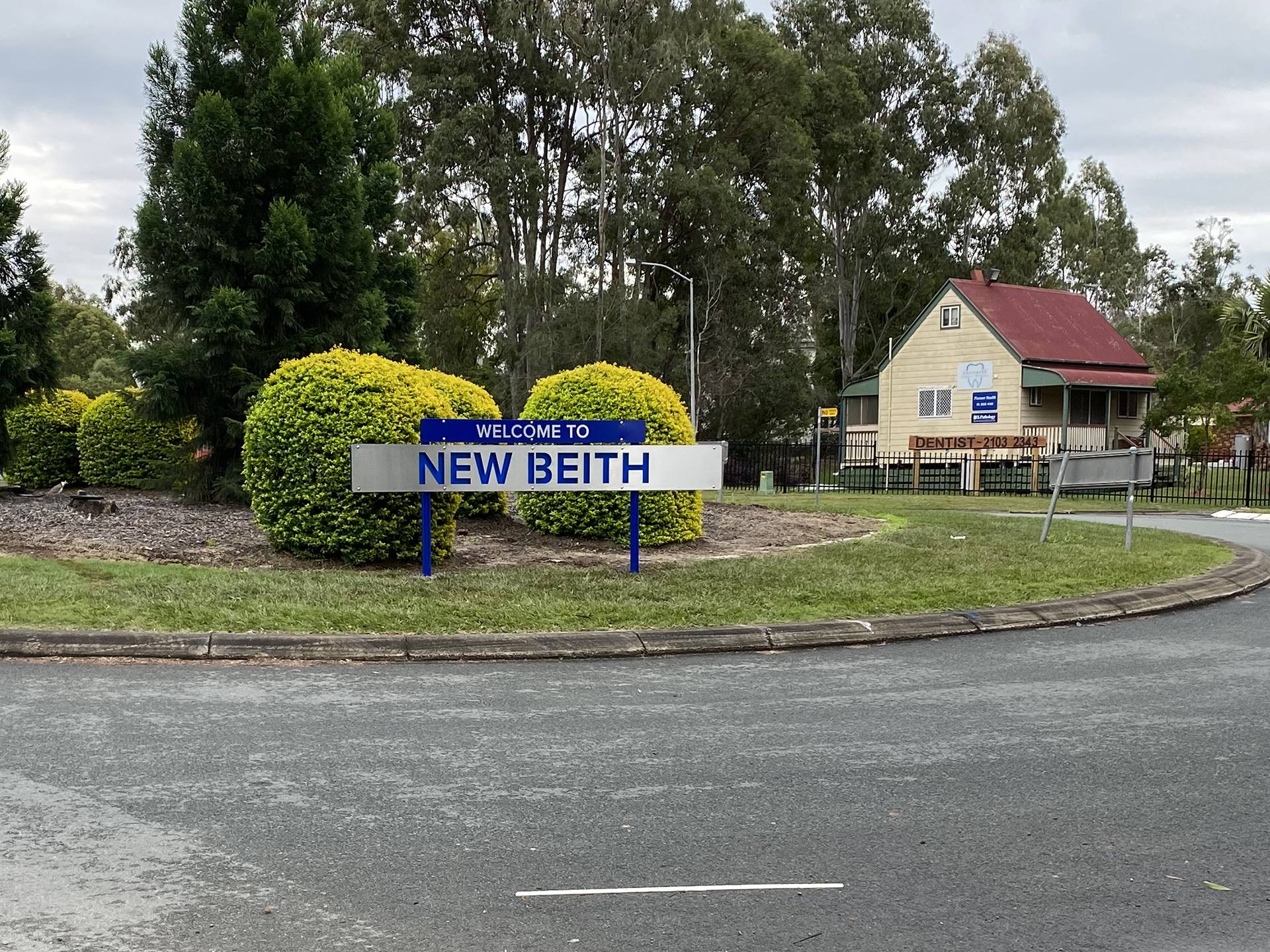 freestanding welcome sign